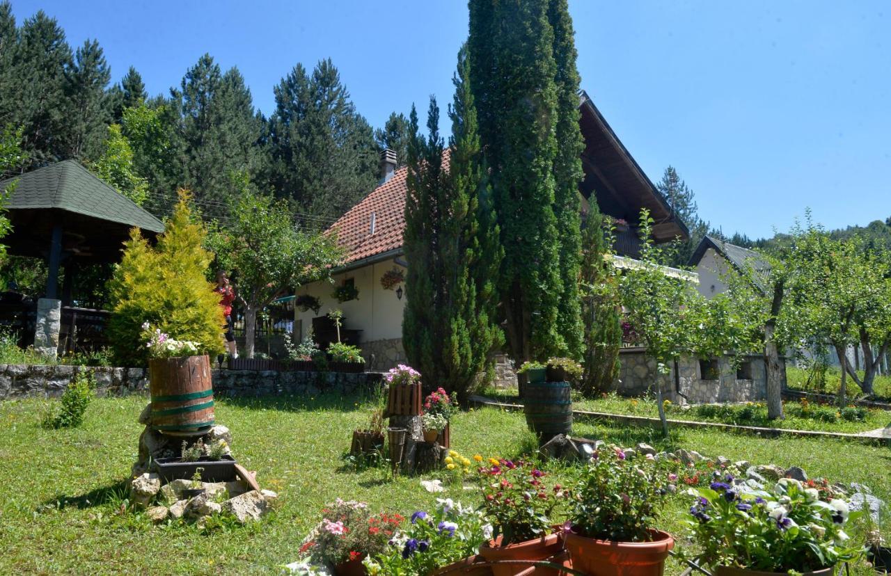 Vikendica Jezero Villa Nova Varos Exterior photo